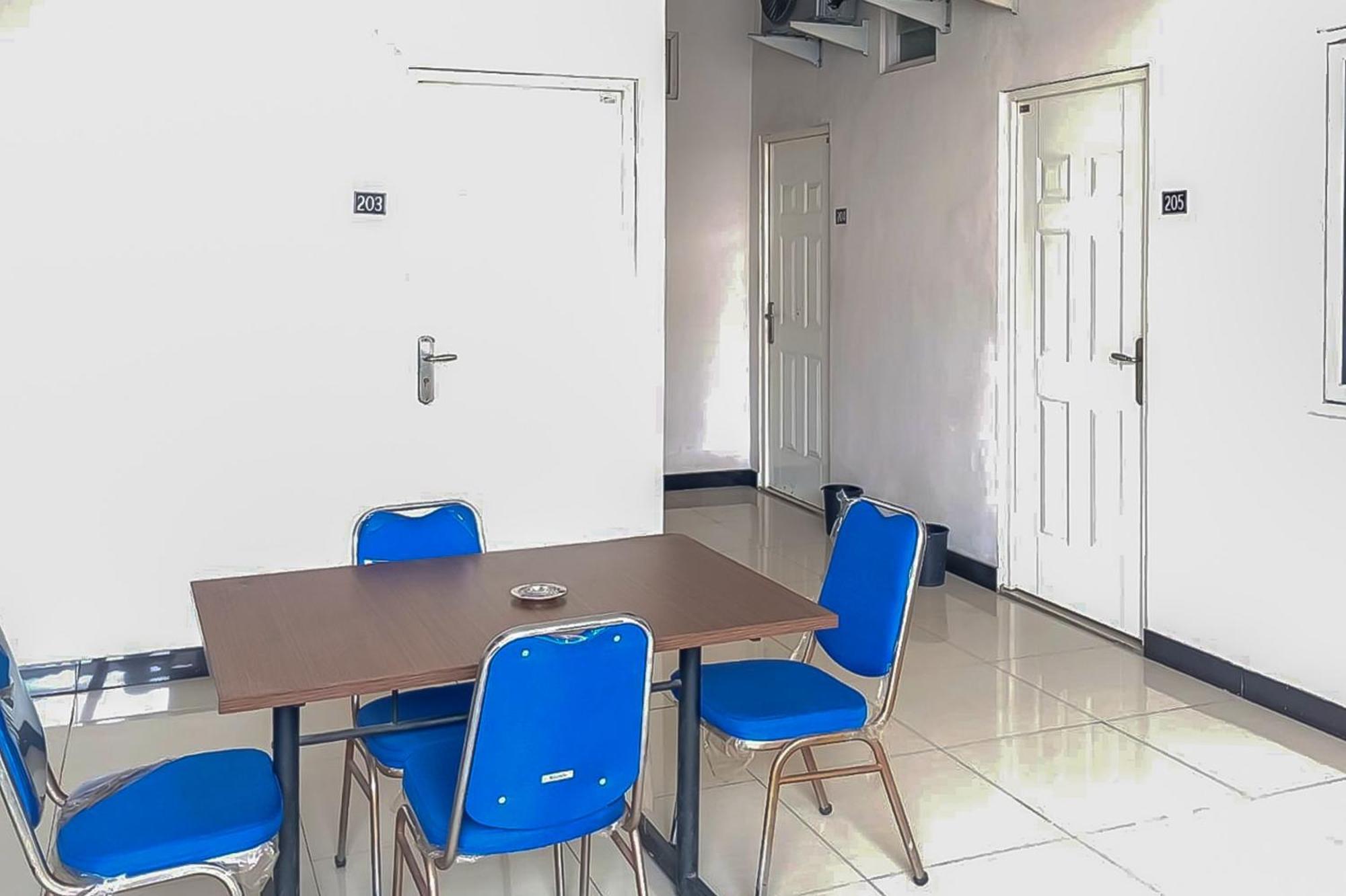 Waringin Guest House Tegal Mitra Reddoorz Dış mekan fotoğraf
